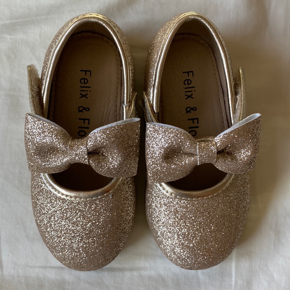 Felix & Flora Toddler 6 gold glitter Little Girl Dress Shoes Mary Jane Flats